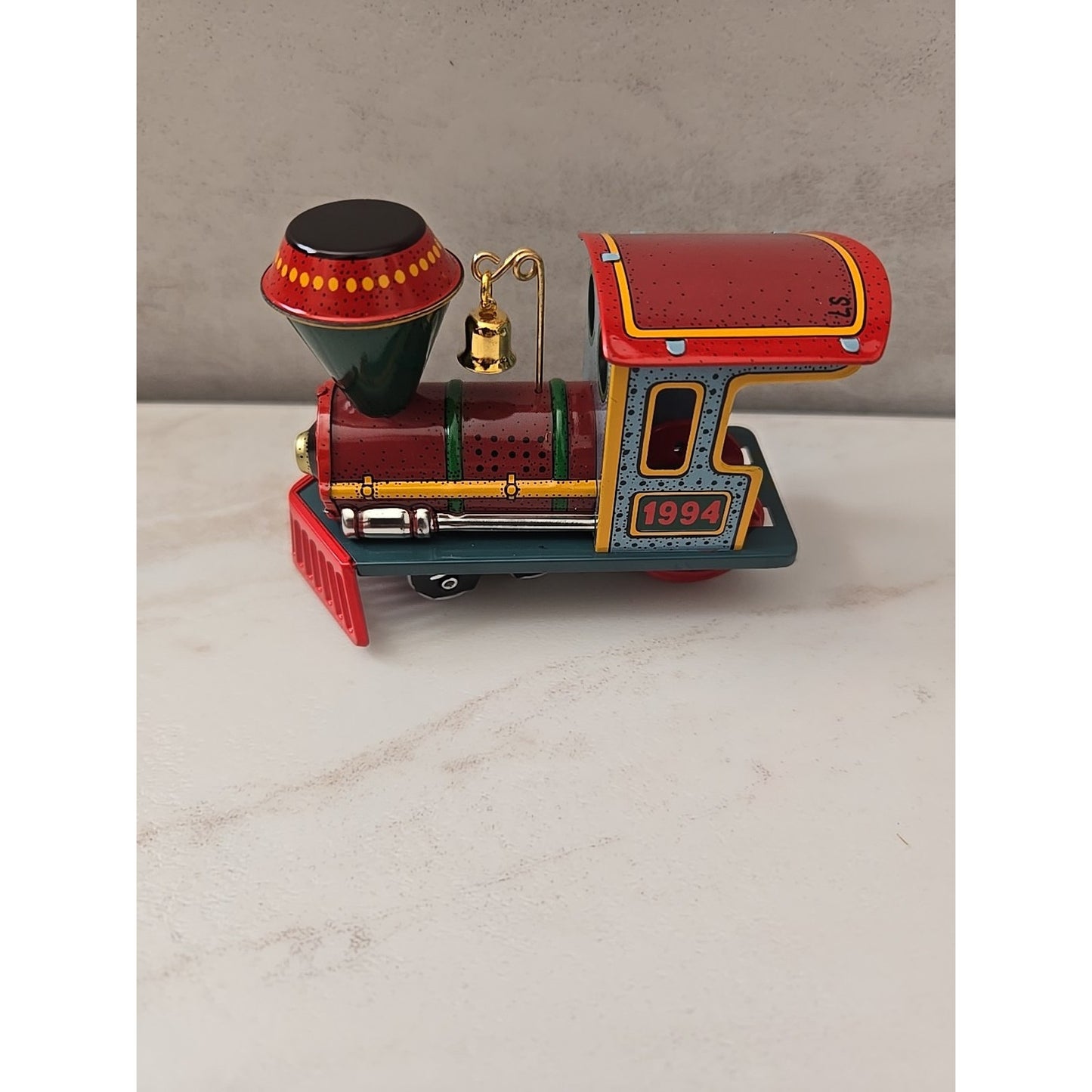1994 Hallmark Keepsake Ornament - Yuletide Central Locomotive - NEW