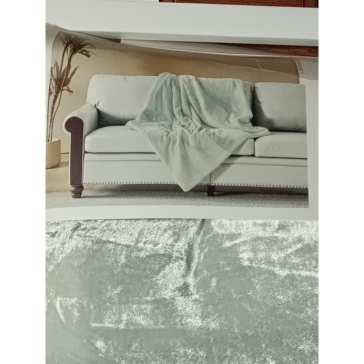 NEW Callisto Home 50" x 60" Multicolor Velvet Plush Throw Blanket Blue/White SOFT