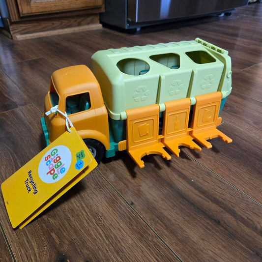Gigglescape Recycling Truck