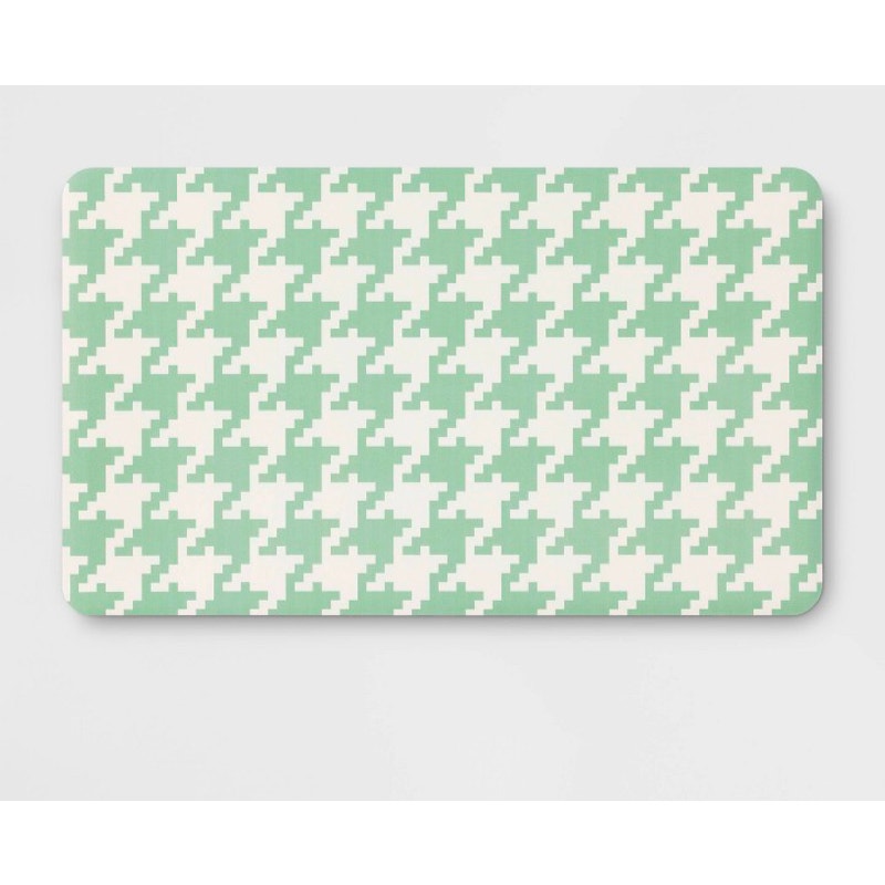 Houndstooth Accent Rug 20 x 34 Non-Slip